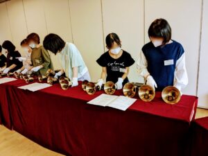 低音のハンドベル　楽譜確認中